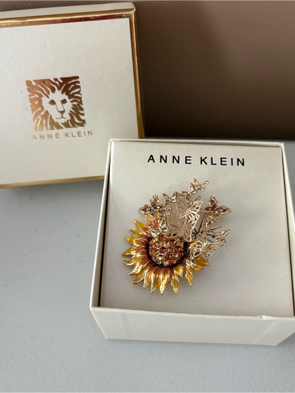 BeautIful ANNE KLEIN sunflower butterfly brooch pin goldtone, NEW - Picture 2 of 3